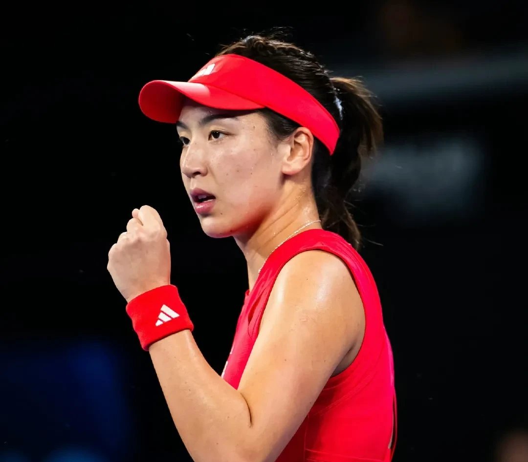 CLG血洗V5，Elk团战一打五顶尖较量2025世界赛，强势挺进下一轮