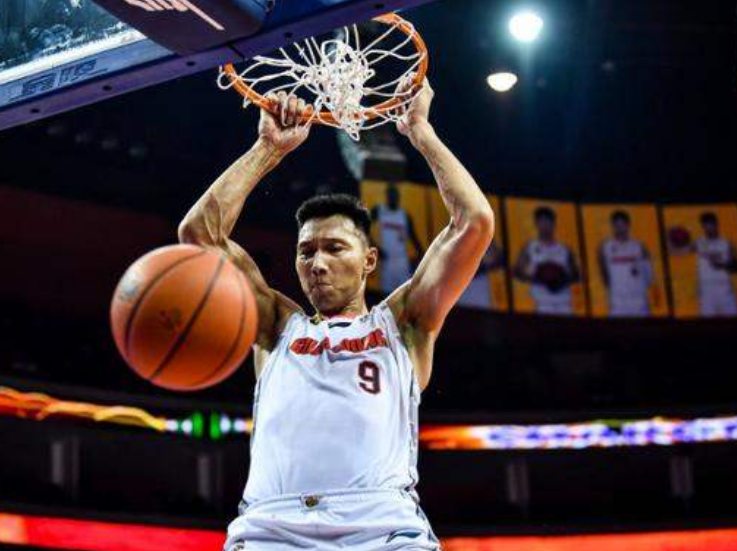 独行侠完胜浙江队，易建联点燃赛场的简单介绍