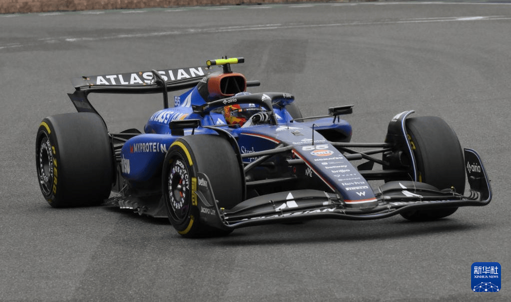 开云体育官网-红牛二队绝杀红牛车队，拉塞尔刷新纪录