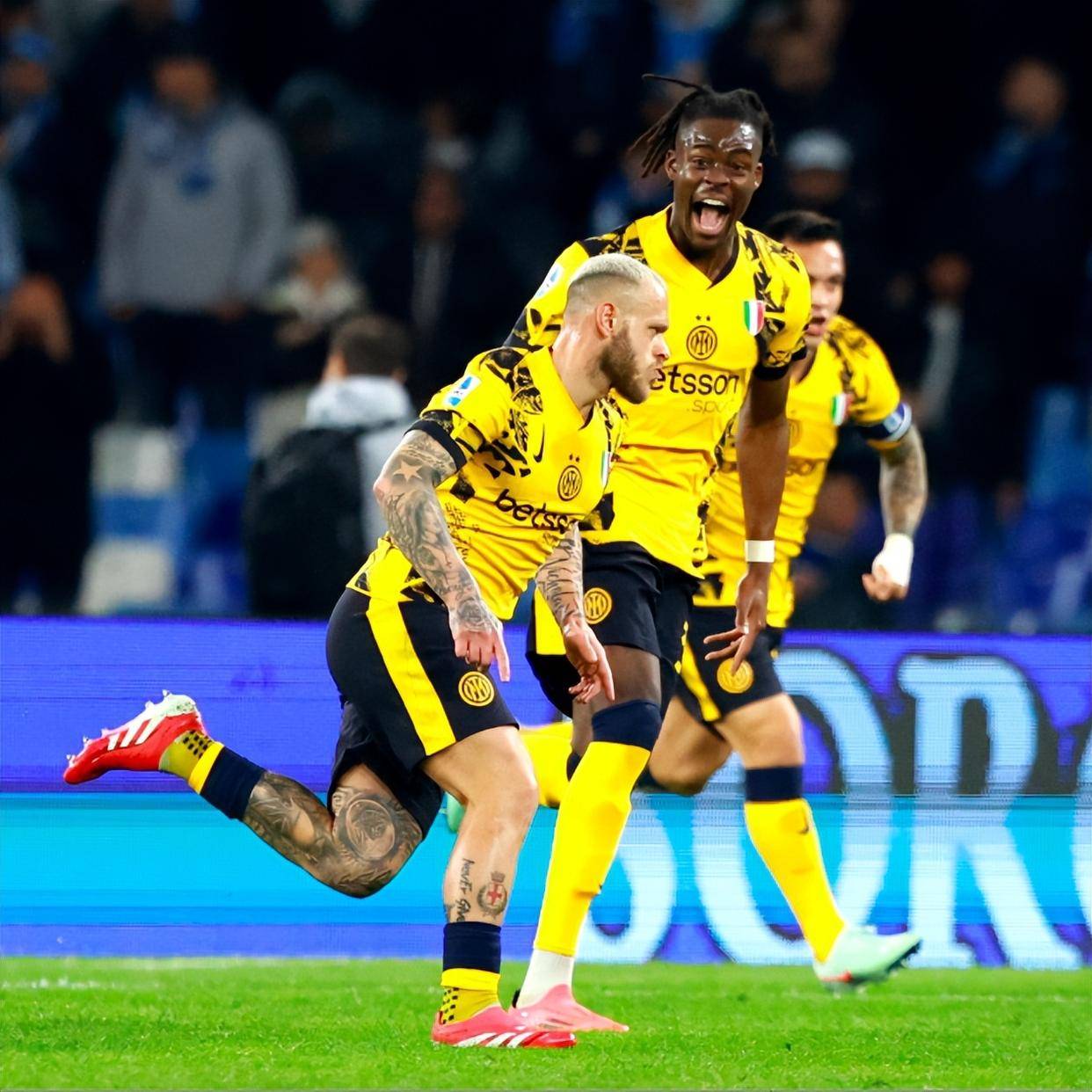 德国翻盘那不勒斯,托尼刷新纪录 德国翻盘那不勒斯,托尼刷新纪录