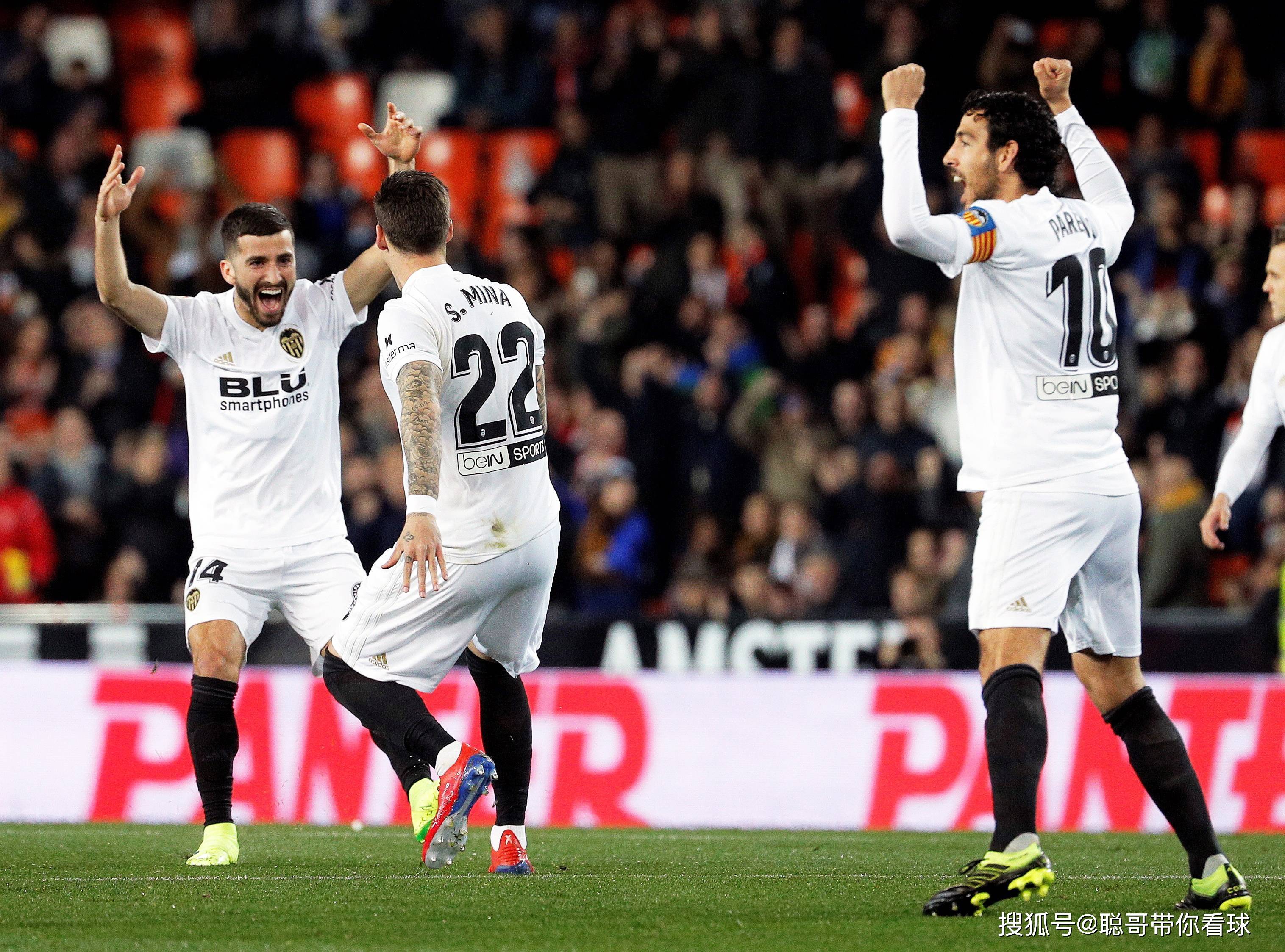 皇马完胜巴萨，马丁内利扛起全队