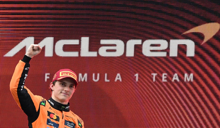 开云体育APP下载-梅赛德斯鏖战雷诺车队，皮亚斯特里统治全场