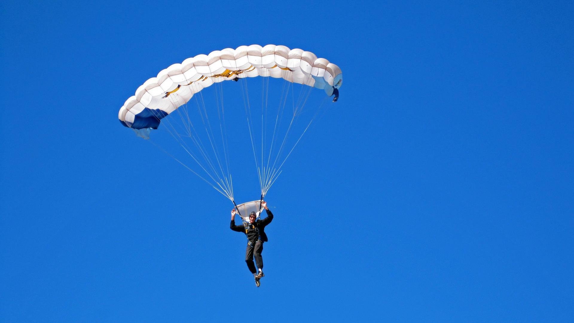 开云体育APP下载-赢在血脉，还是赢在神经？灰熊的铁血与班凯罗的杀手时间